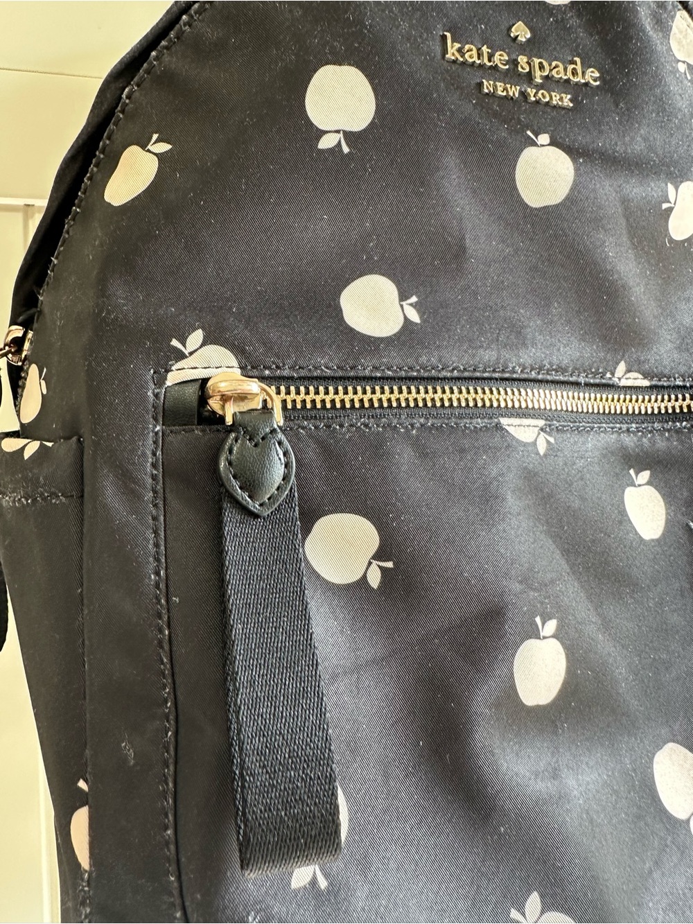 kate spade chelsea black and white apple print nylon backpack - Picture 2 of 15